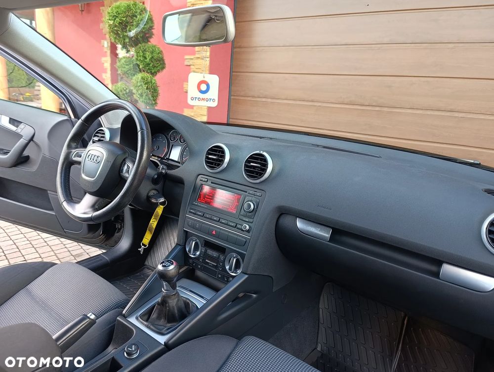 Audi A3 Sportback 2.0 TDI Ambiente - 37