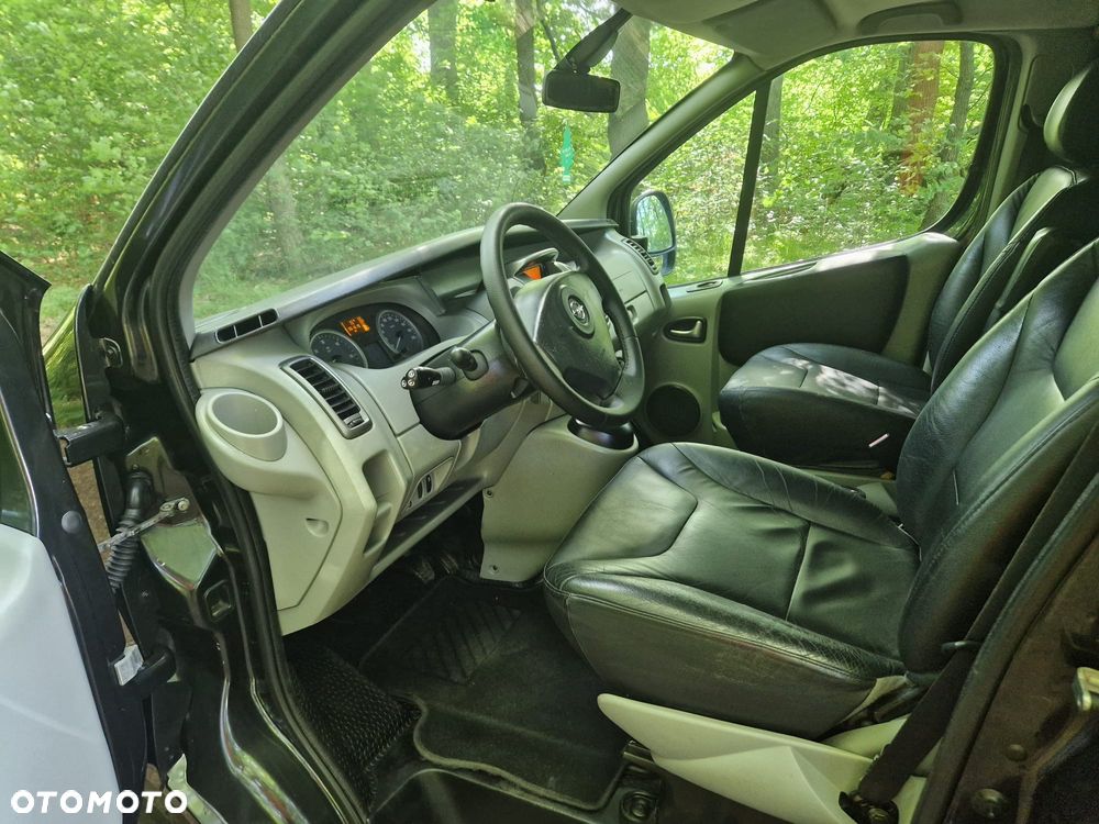 Opel Vivaro - 8