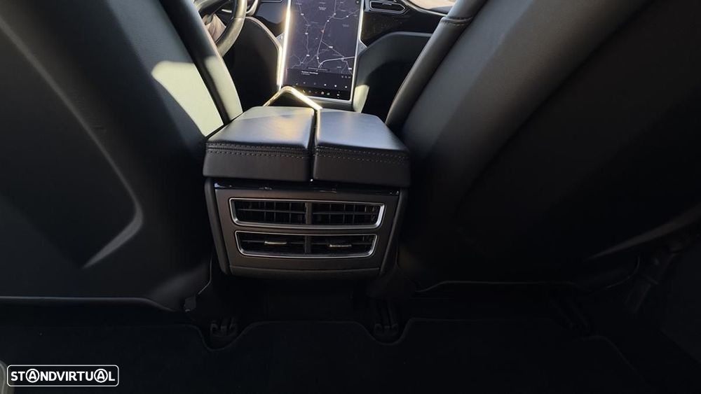 Tesla Model S 85D - 45