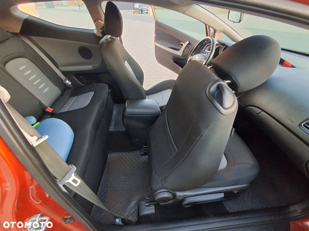 Kia ProCeed - 18