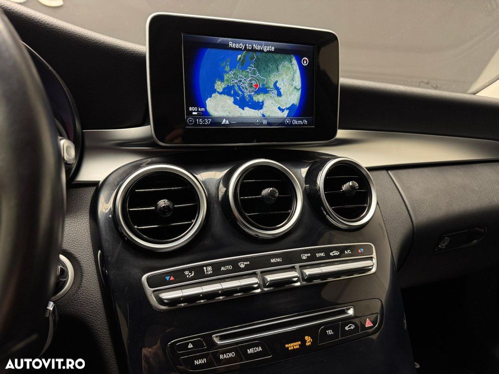 Mercedes-Benz C - 12