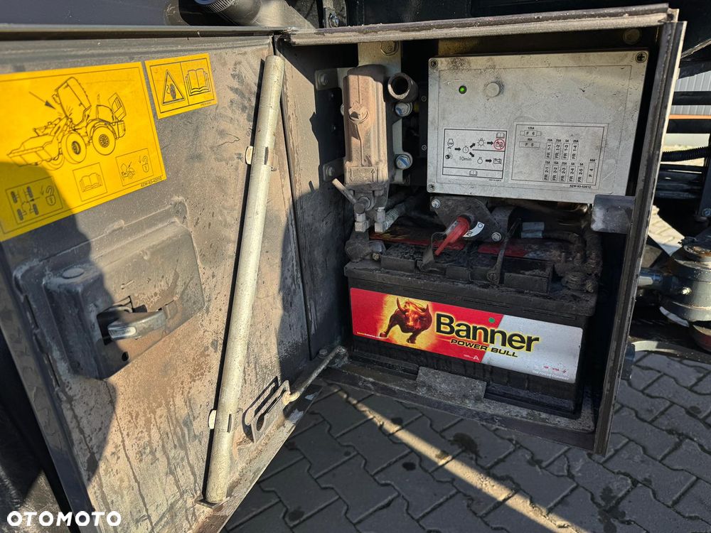 Komatsu WA100M-8E0 ŁADOWARKA KOŁOWA - 30