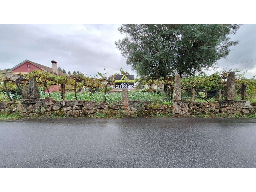 Terreno para construção em Santa Comba - Grande imagem: 2/17