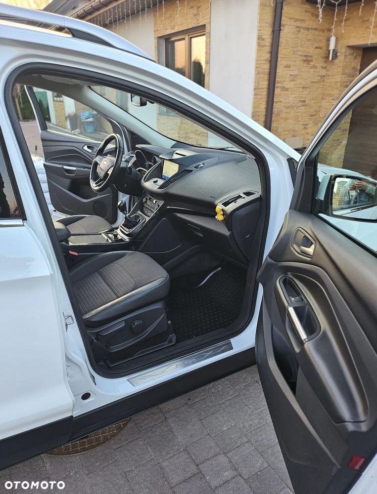 Ford Kuga - 11