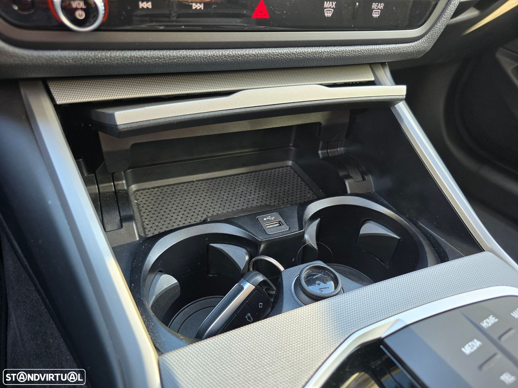 BMW 320 e Touring Corporate Edition Auto - 34