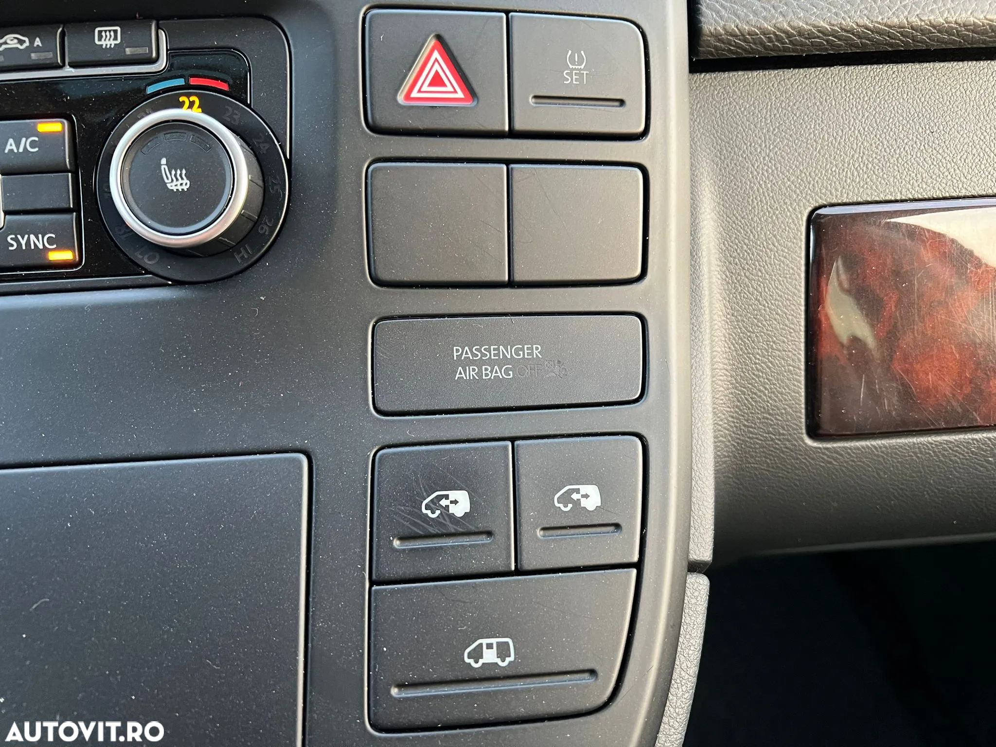 Volkswagen Multivan - 17