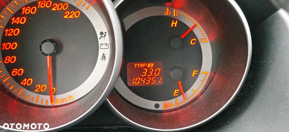Mazda 3 1.6 Active + - 38