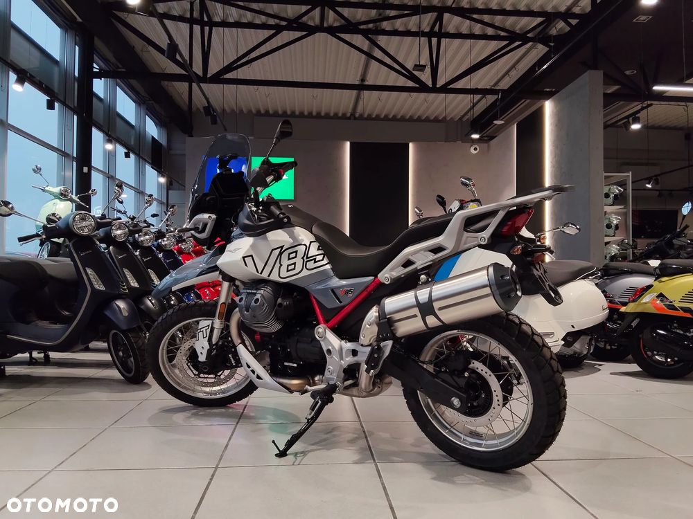 Moto Guzzi V85 - 4