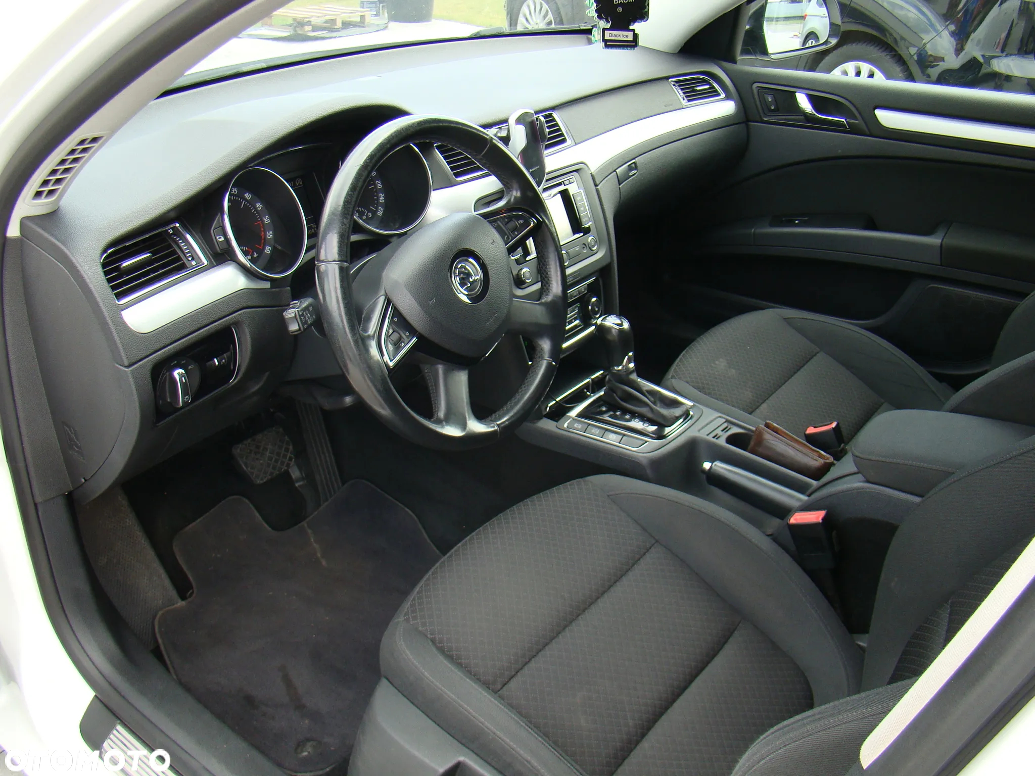 Skoda Superb 2.0 TDI Ambition DSG - 23