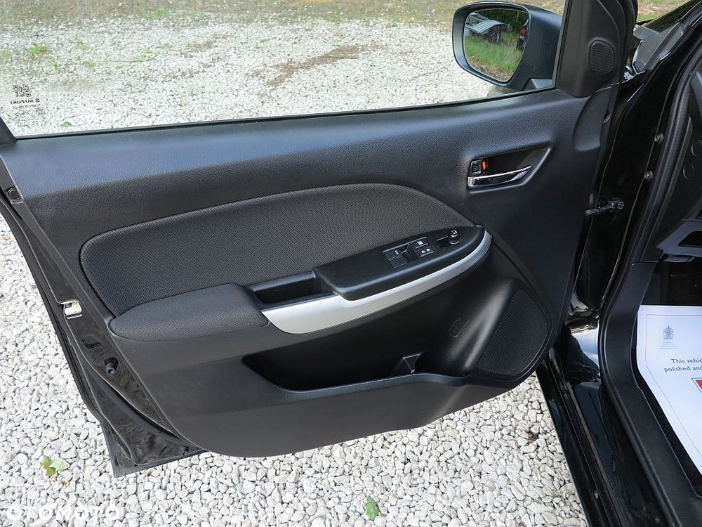 Suzuki Baleno 1.2 Dualjet Club - 12