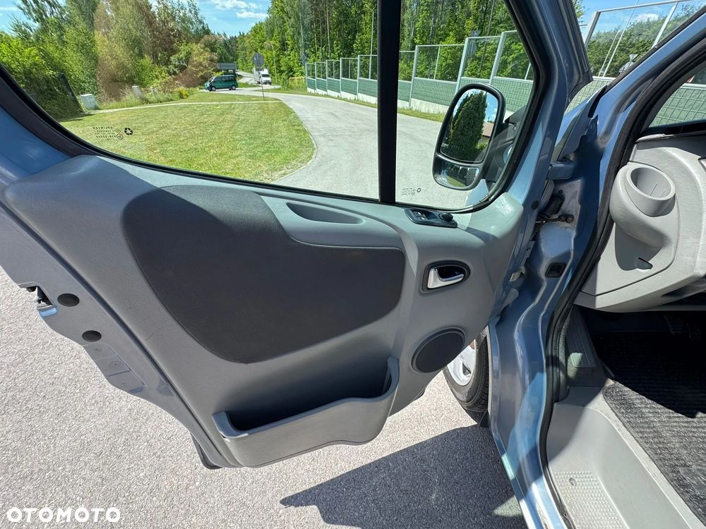 Opel Vivaro - 11