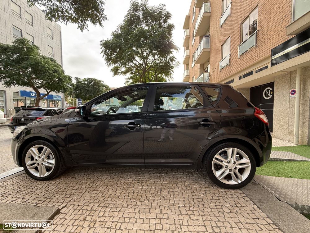 Kia Ceed 1.6 CRDi LX ISG - 6