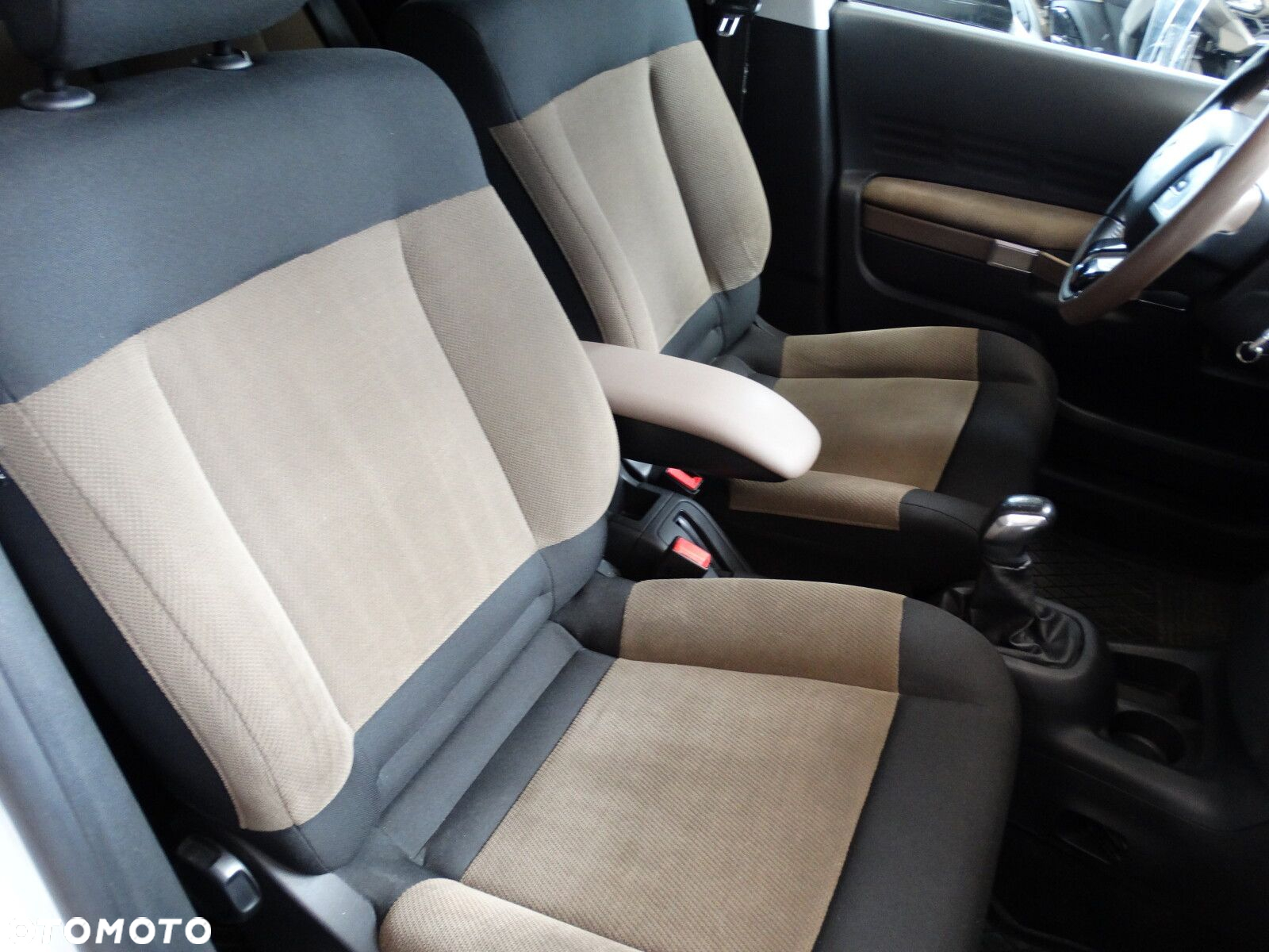 Citroën C4 Cactus - 24