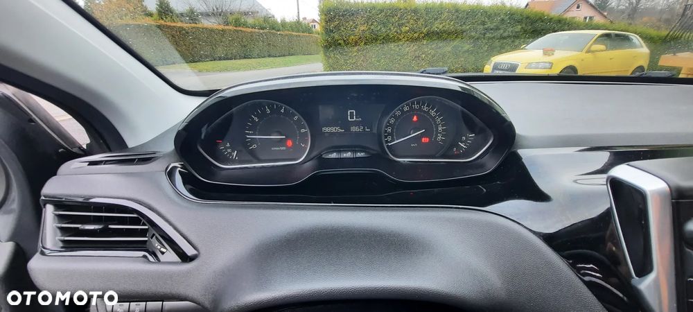 Peugeot 208 1.2 PureTech Style - 7