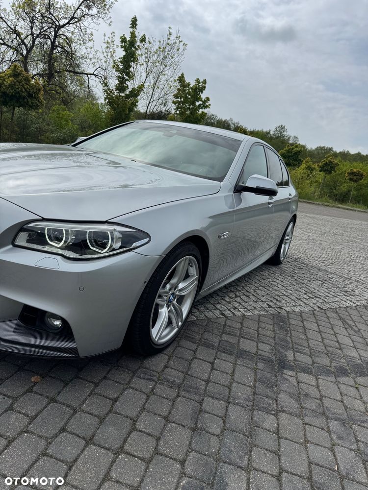 BMW Seria 5 550i xDrive Sport-Aut - 3