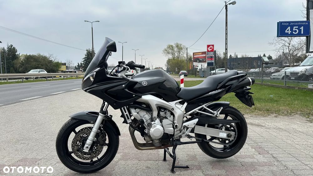 Yamaha FZ6 - 1