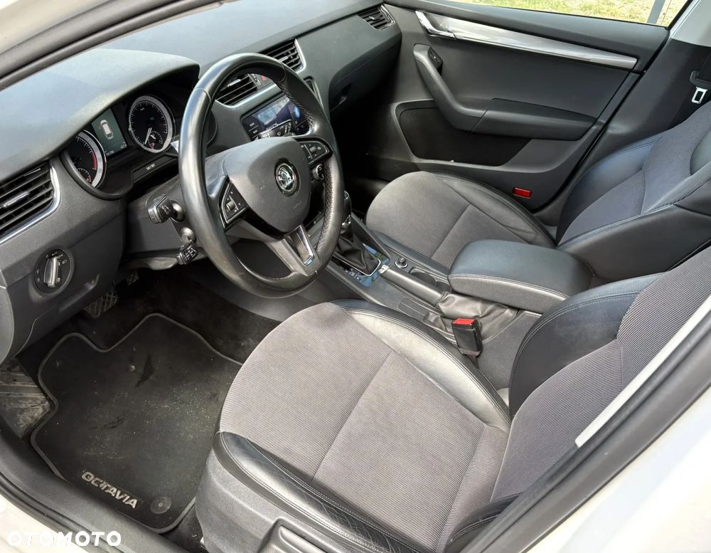 Skoda Octavia 2.0 TDI DSG Style - 9