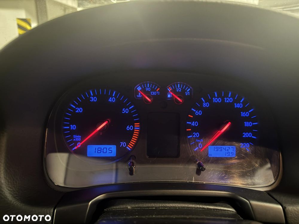 Volkswagen Golf - 10