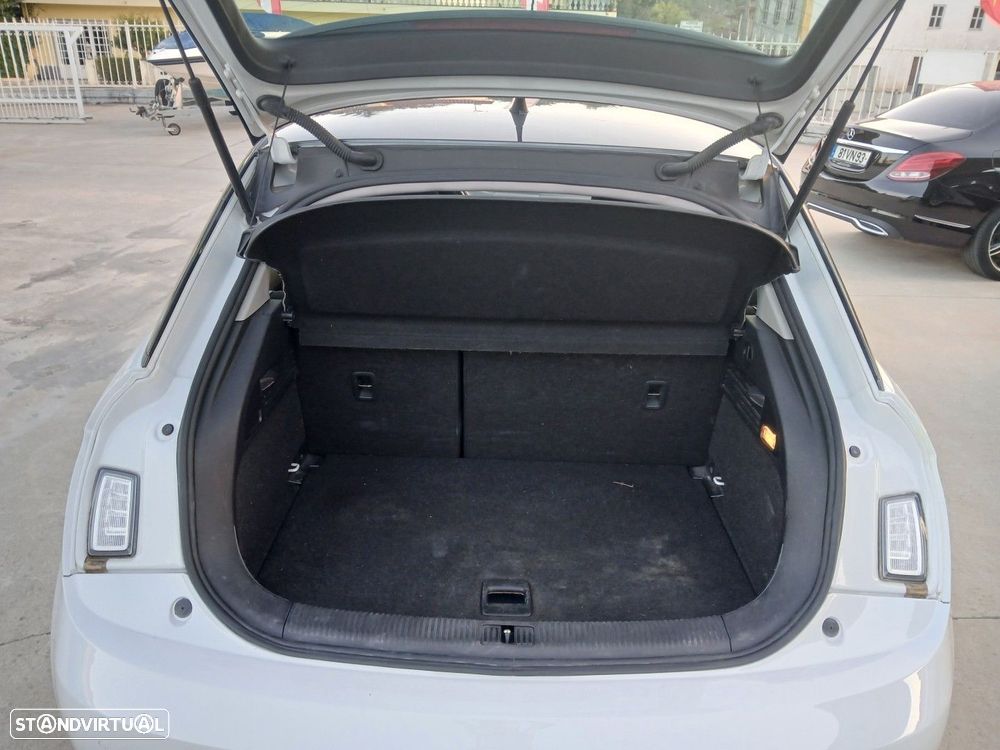 Audi A1 Sportback 1.6 TDI Advance - 10