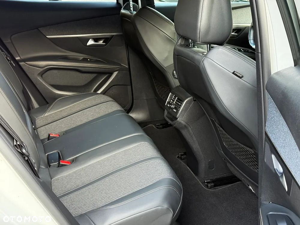 Peugeot 3008 BlueHDi 180 Stop & Start EAT8 GT - 32