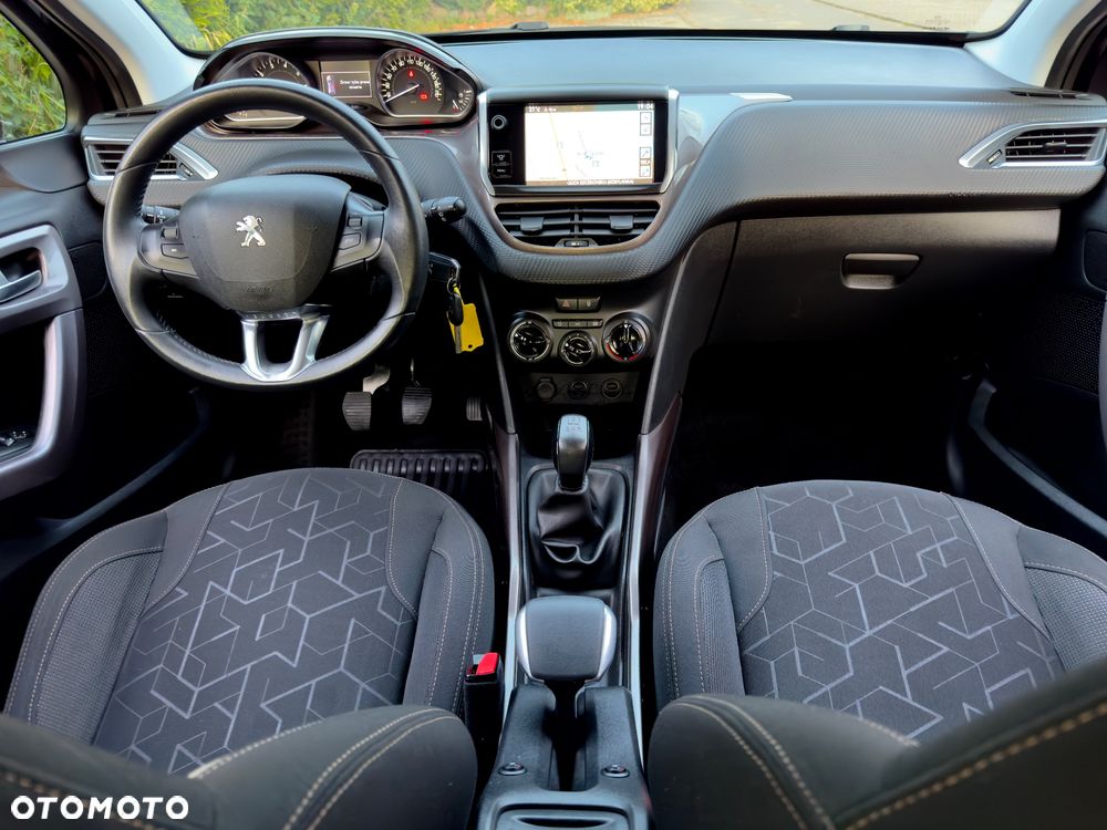 Peugeot 2008 - 8