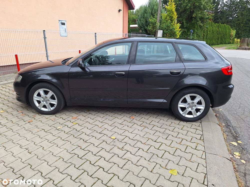 Audi A3 Sportback - 2