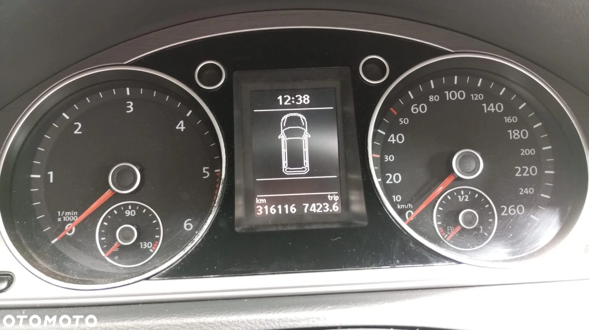 Volkswagen Passat 2.0 TDI Comfortline DSG - 13