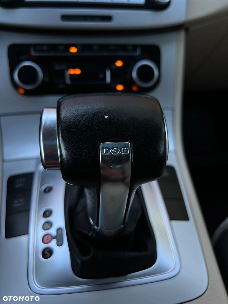 Volkswagen Passat - 25