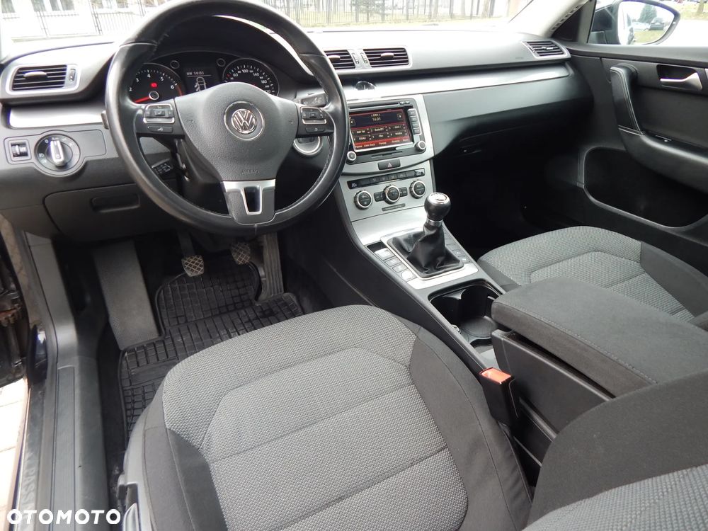 Volkswagen Passat 1.8 TSI Highline - 13