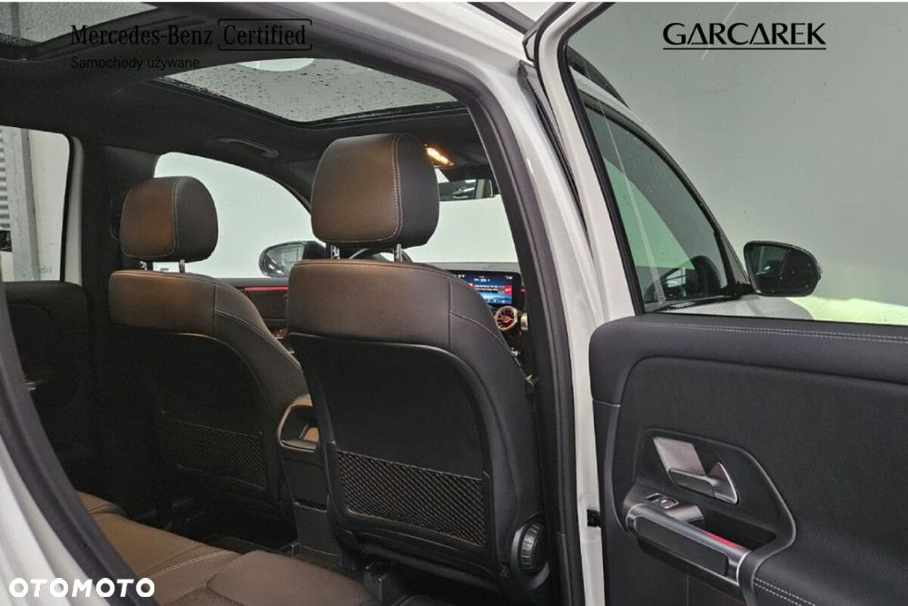 Mercedes-Benz GLB - 26