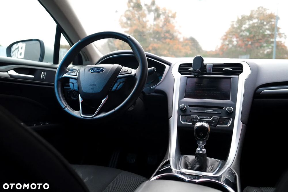 Ford Mondeo - 32