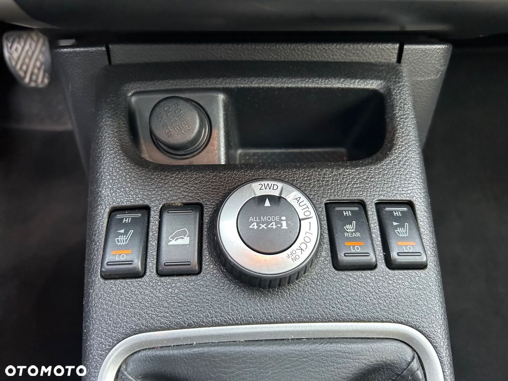 Nissan X-Trail 2.0 dCi 4x4 DPF LE - 22