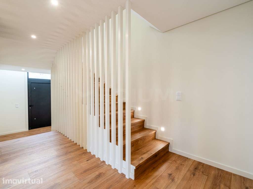 Moradia T3+1 (3 suites) com piscina - Moreira da Maia - Grande imagem: 2/26