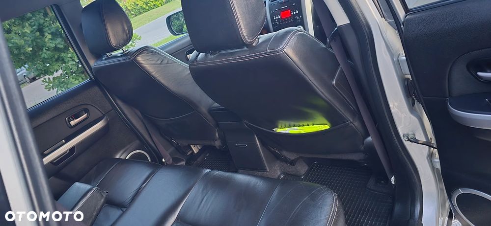 Suzuki Grand Vitara 2.0 De luxe - 13