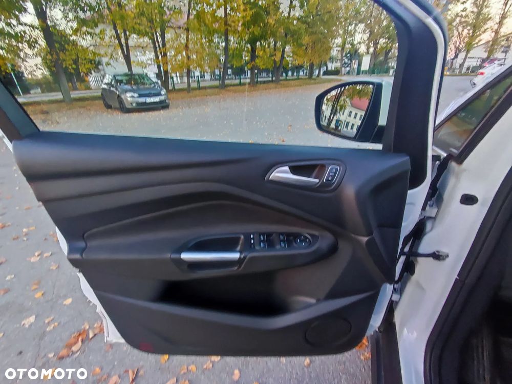 Ford C-MAX 1.6 FF Titanium - 17