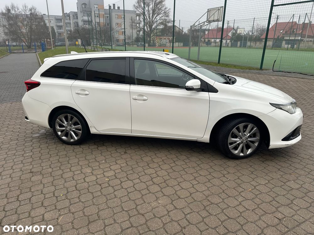 Toyota Auris 1.8 HSD Sol - 9