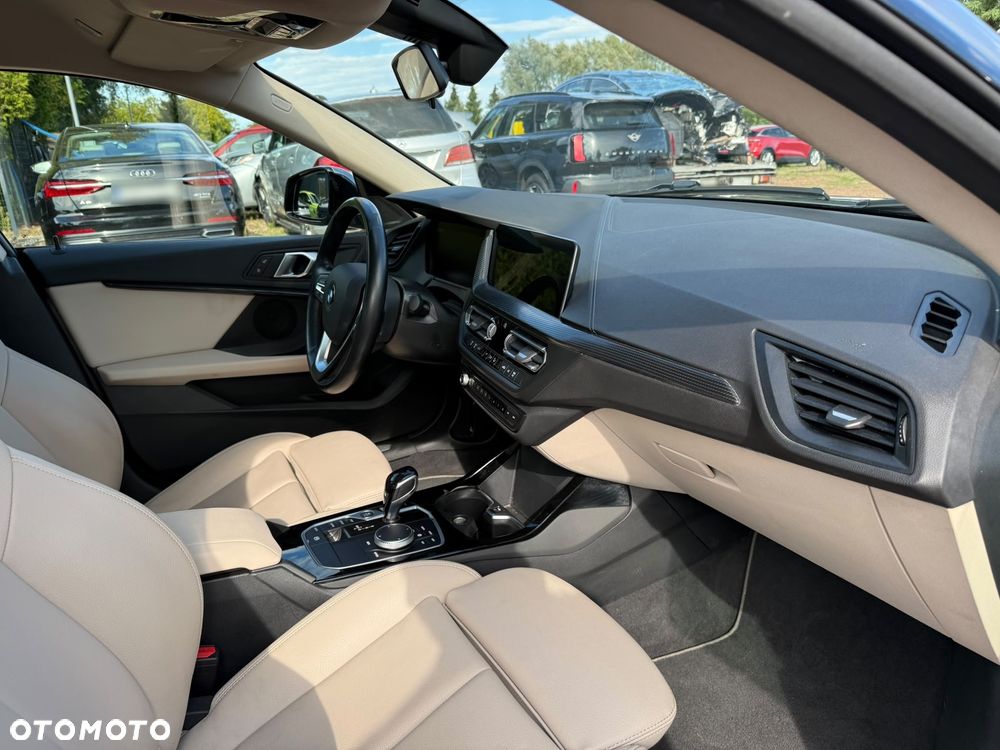 BMW Seria 2 218i - 15