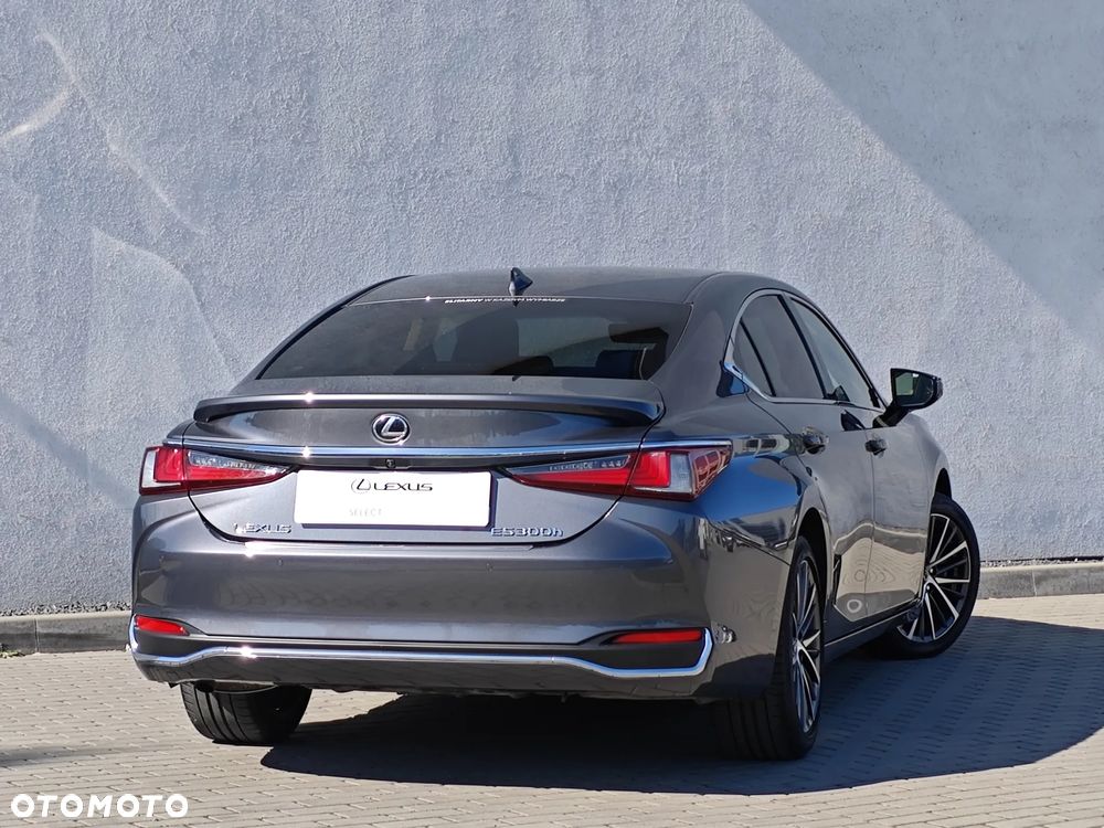 Lexus ES 300h Business Edition - 5