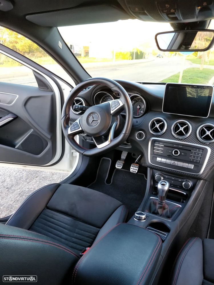 Mercedes-Benz A 180 d AMG Line - 12