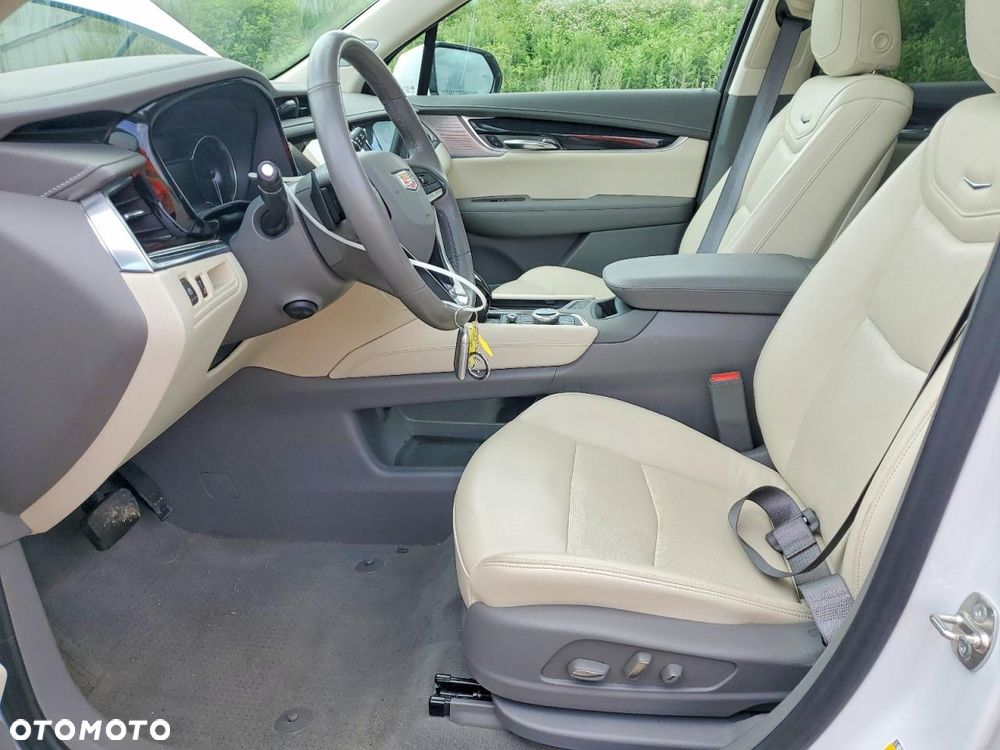 Cadillac XT6 - 8