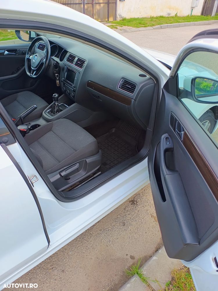 Volkswagen Jetta - 27