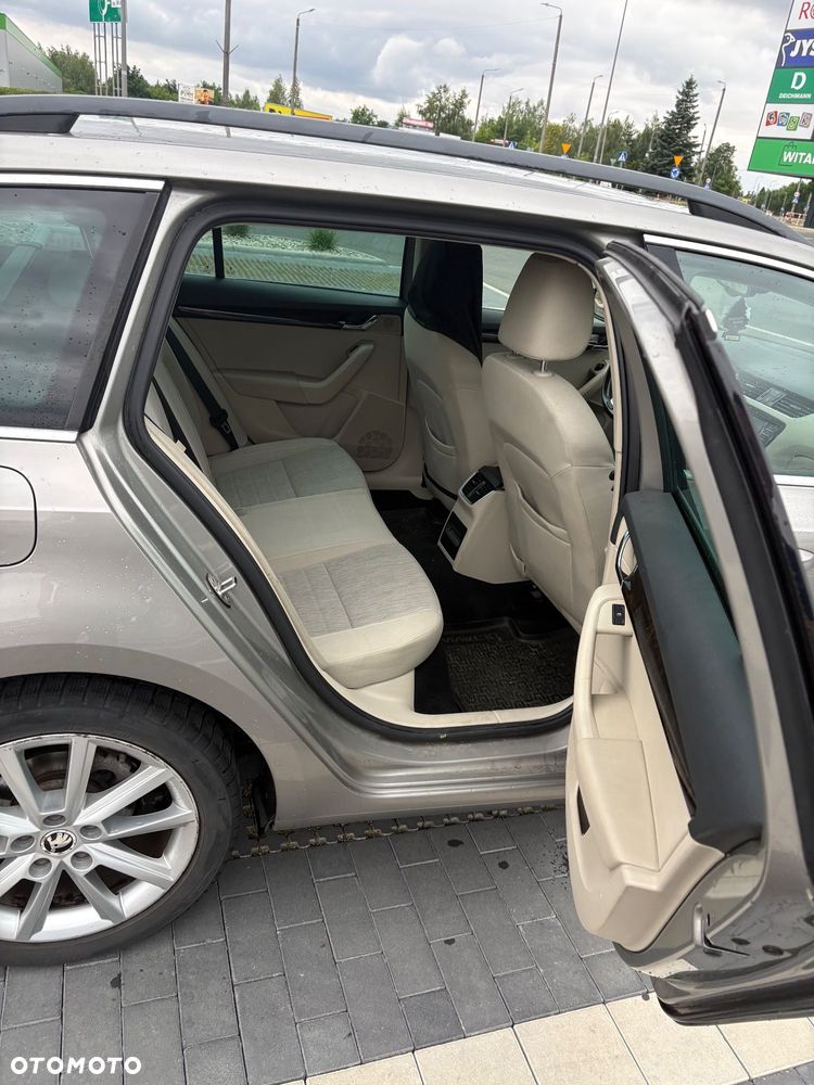 Skoda Octavia 2.0 TDI Elegance DSG - 6
