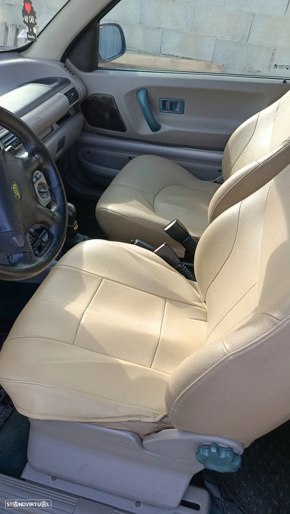 Land Rover Freelander 2.0 di - 8