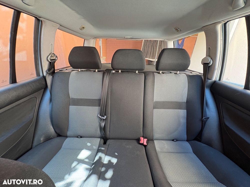 Volkswagen Golf - 6