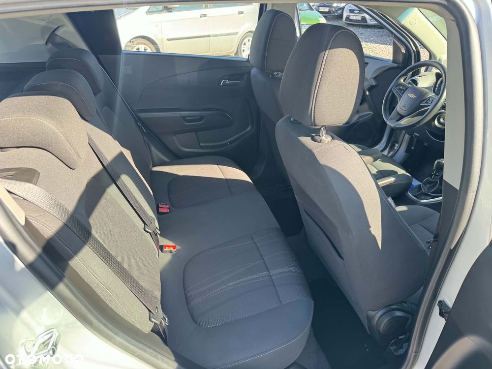 Chevrolet Aveo 1.6 LTZ - 23