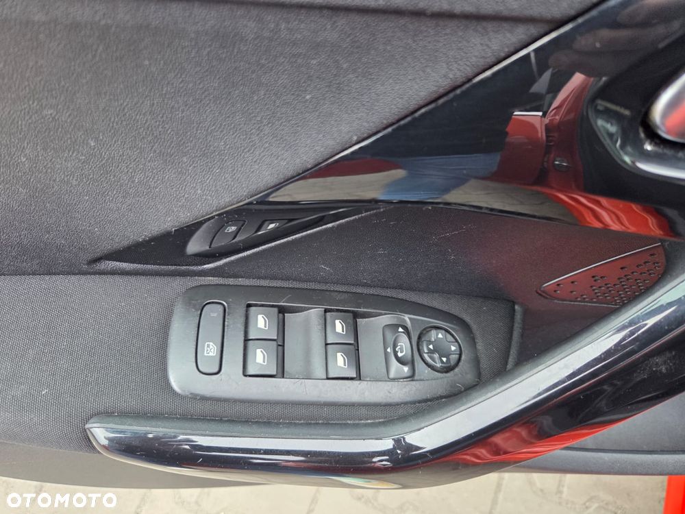 Peugeot 208 1.2 PureTech GPF Allure S&S - 9