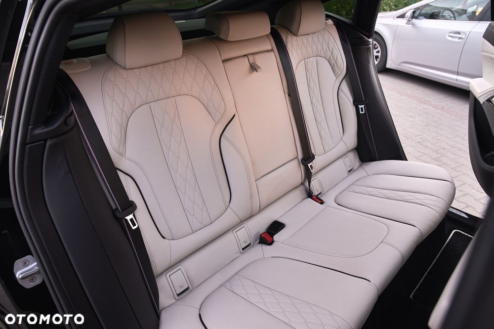 BMW X6 - 25