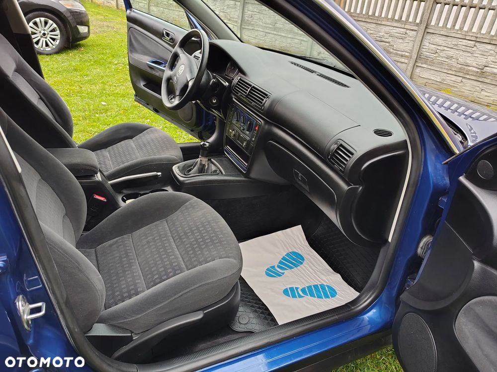Volkswagen Passat 2002 photo 5