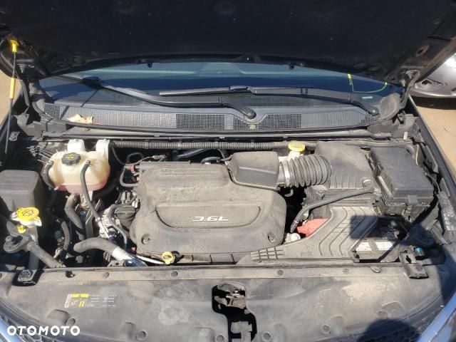 Chrysler Pacifica - 7