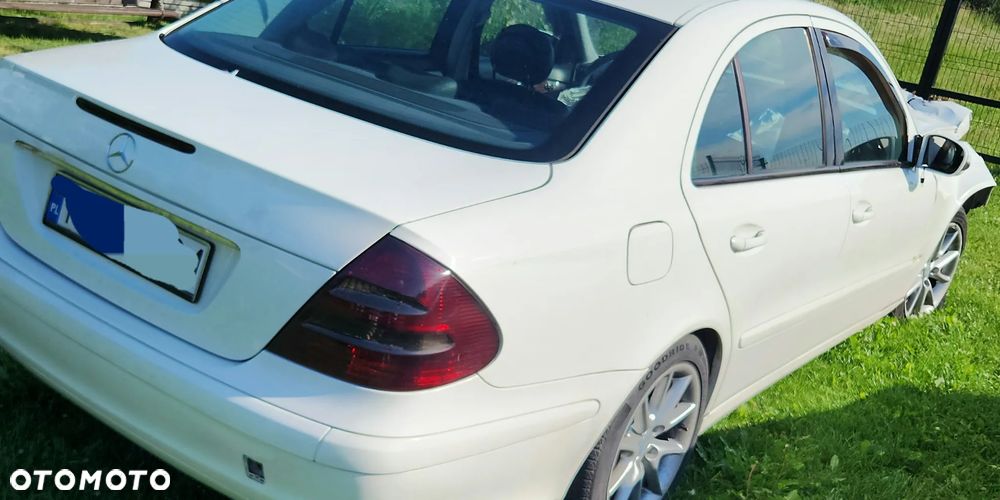 Mercedes-Benz Klasa E 200 CDI Classic DPF - 3